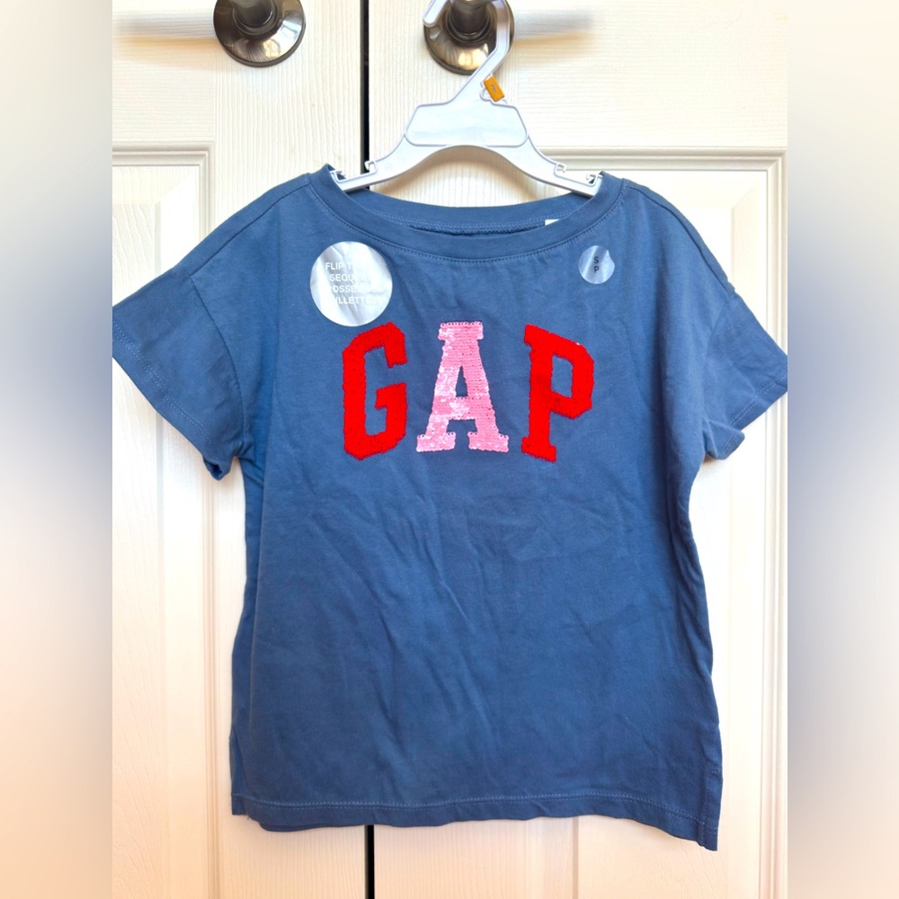Brand new GAP Kids sequins Tshirt size S (6-7)